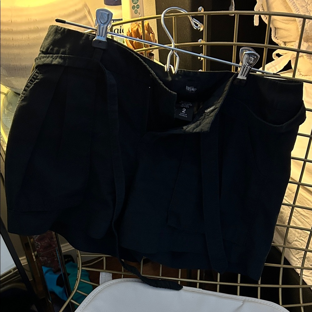 Black Buttoned pleated shorts